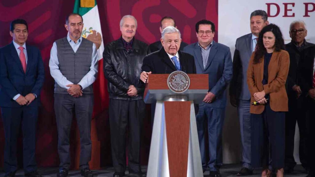 López Obrador anuncia incremento de 20% al salario mínimo para 2023